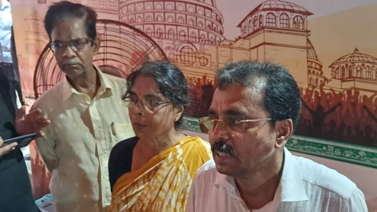 ন্যায়ের খোঁজে ১৪ বছরের অপেক্ষা, মুখ্যমন্ত্রীর দ্বারস্থ বরুণ বিশ্বাসের দাদা-দিদি
