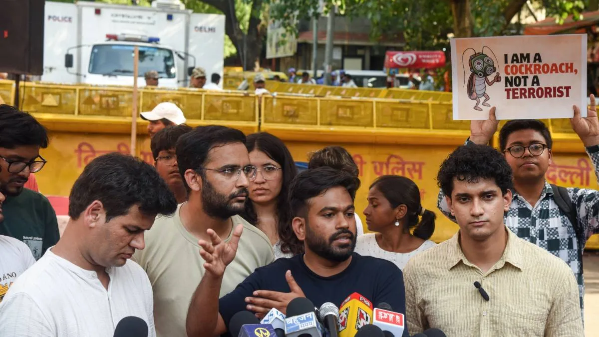 সোনম ওয়াংচুককে তুলে নিয়ে যাওয়ার প্রতিবাদে অনির্দিষ্টকালের জন্য় অনশন অভিজিৎ দীপকের