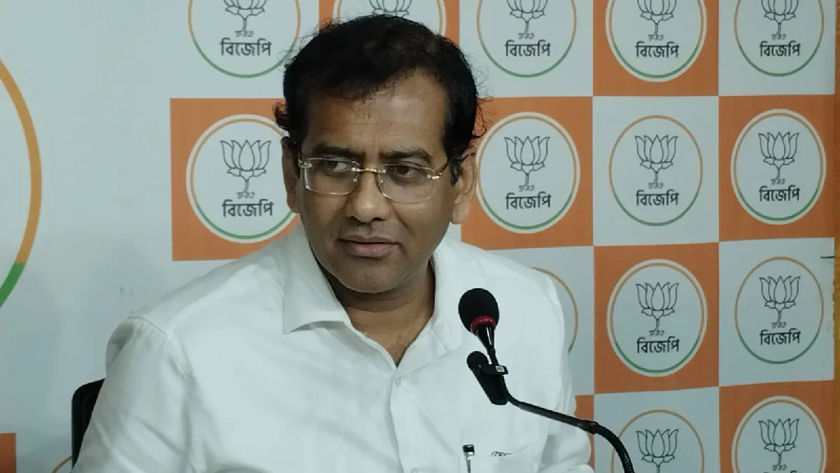 সরকারের হাত ধরে বিনিয়োগ ও উন্নয়নের নতুন দিশা: দেবজিৎ