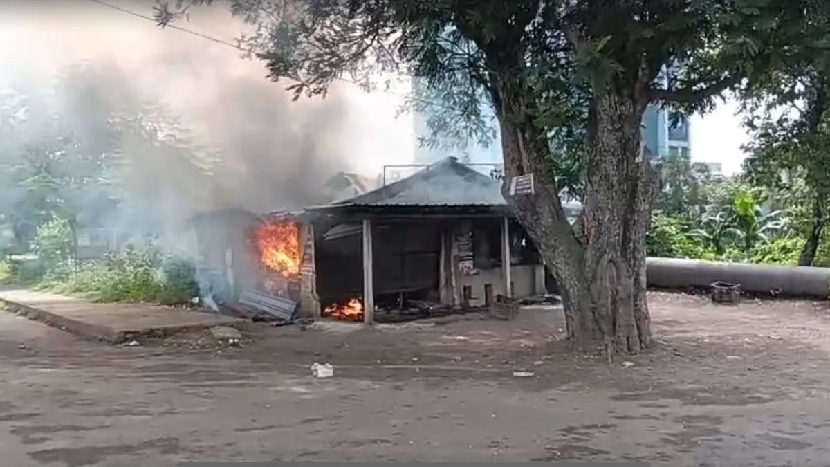 দুর্গাপুরে ল কলেজের সামনের একটি হোটেলে আগুন, লক্ষাধিক টাকার ক্ষয়ক্ষতি