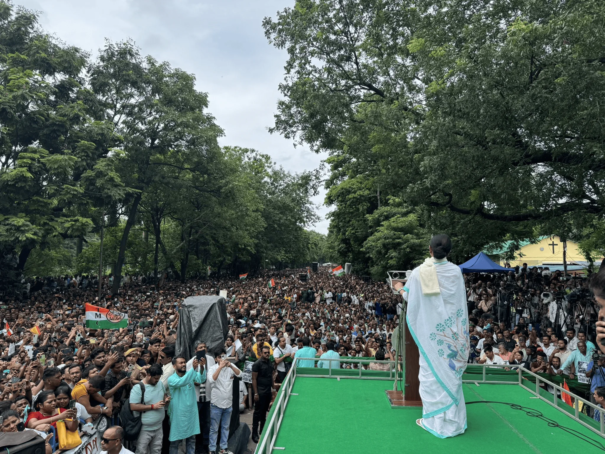মরেও মুক্তি নেই! বদলের বাংলায় ২১ জুলাই, ‘শহীদ’ তুমি কার?
