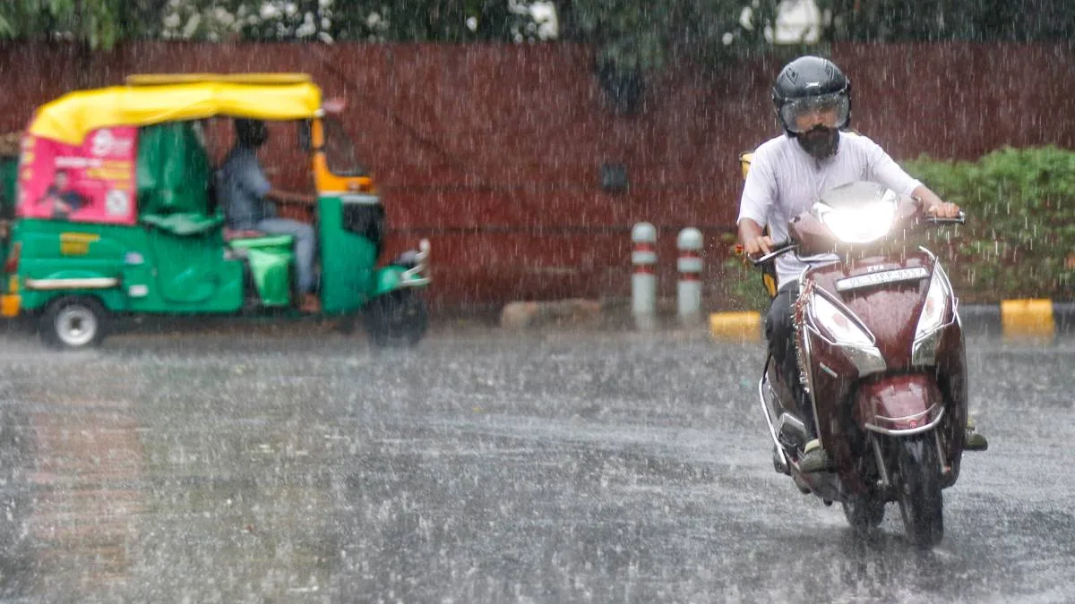 দক্ষিণে বিক্ষিপ্ত বৃষ্টি, উত্তরে ভারী বৃষ্টির পূর্বাভাস
