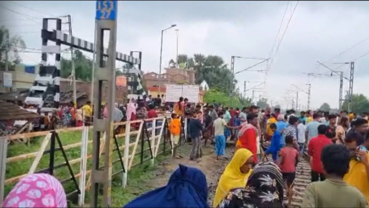মুর্শিদাবাদের ট্রেন দুর্ঘটনায় মৃতদের পরিবারকে ১০ লক্ষ এবং আহতদের আড়াই লক্ষ টাকার ঘোষণা রেলের