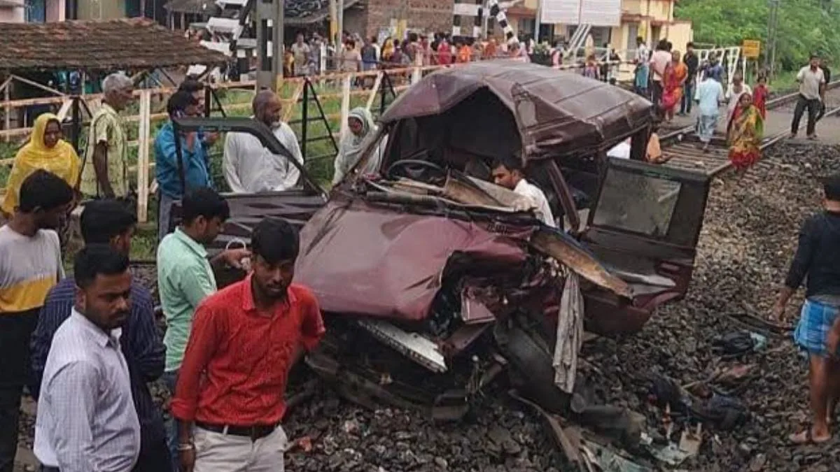 মুর্শিদাবাদের ট্রেন দুর্ঘটনায় মৃতদের পরিবারকে ১০ লক্ষ এবং আহতদের আড়াই লক্ষ টাকার ঘোষণা রেলের