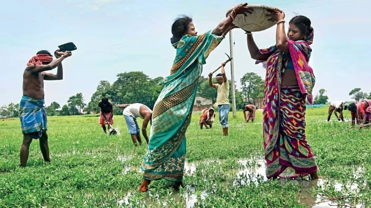 দেশে চালু নতুন গ্রামীণ কর্মসংস্থান প্রকল্প ১২৫ দিনের কাজ, বাড়ল মজুরি