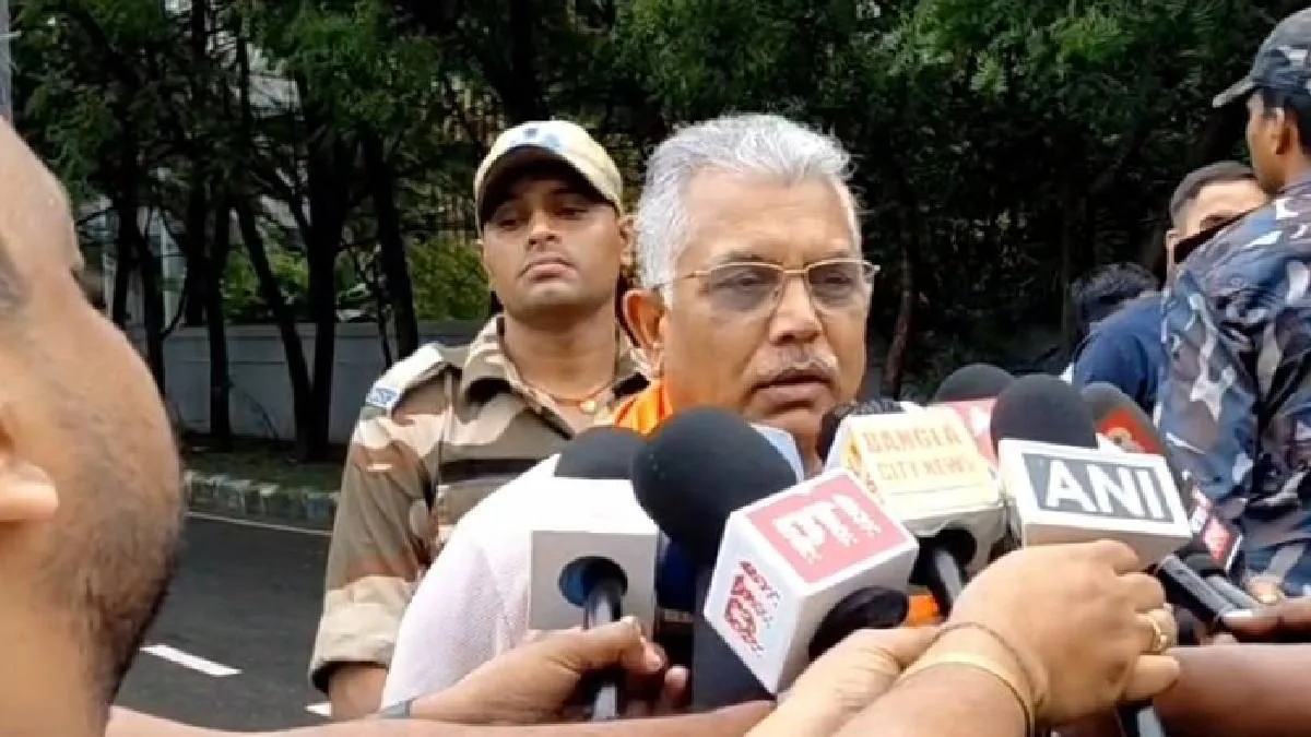 মমতাকে ডিমের হাত থেকে বাঁচাতেই বাড়তি নিরাপত্তা, খোঁচা দিলীপের