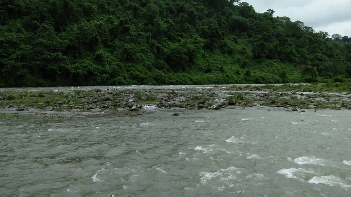 উত্তরবঙ্গে অতিভারী বৃষ্টির জেরে জলঢাকা নদী বিপদসীমায়, পাহাড়ে ভয়ঙ্কর অবস্থা