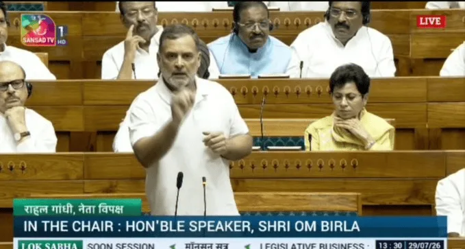 শাহকে ফোনে পুলিশ ডাকতে দেখেছি: এবার স্বরাষ্ট্রমন্ত্রীর ইস্তফা চেয়ে ‘বিস্ফোরক’ রাহুল