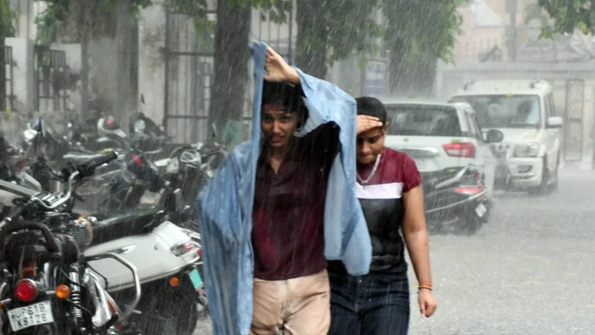 কলকাতা-সহ একাধিক জেলায় ভারী বৃষ্টির সতর্কতা