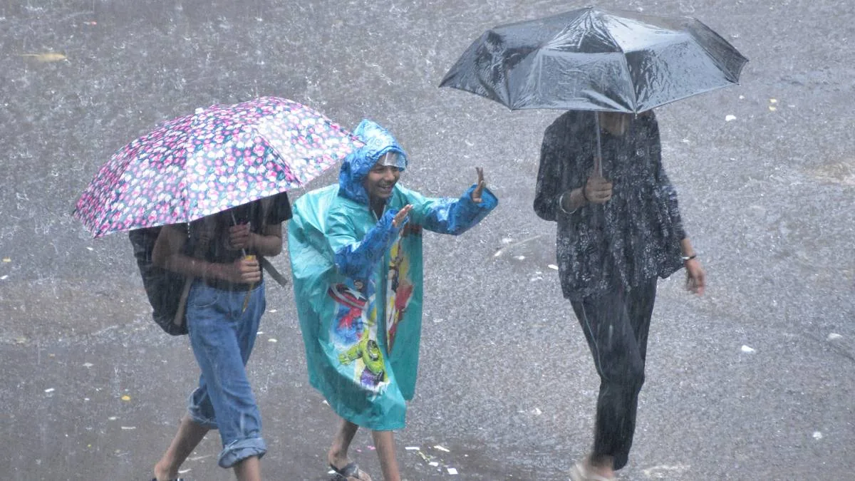 কলকাতা-সহ দক্ষিণের বিভিন্ন জেলায় বজ্রপাত ও ভারী বৃষ্টির পূর্বাভাস