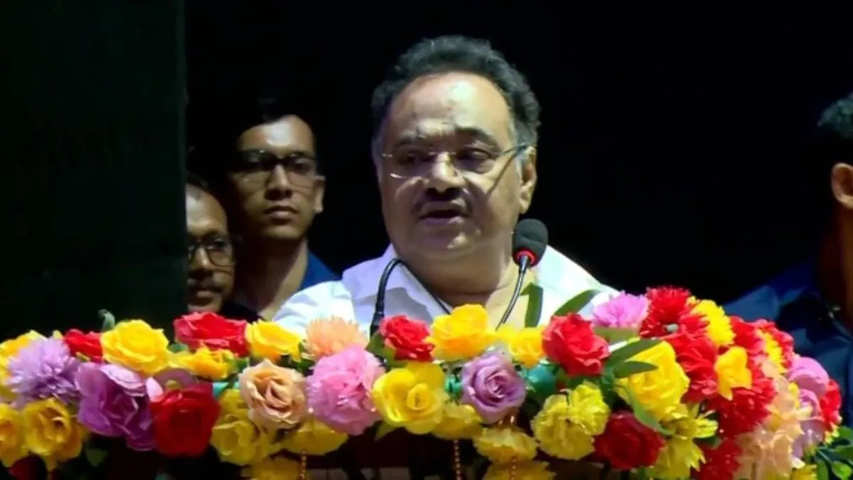 মেডিকেল কলেজে শ্যামাপ্রসাদ মুখোপাধ্যায়ের মূর্তি উন্মোচন, সরকারি কর্মচারীদের আন্দোলনের ভূয়সী প্রশংসা শমীকের