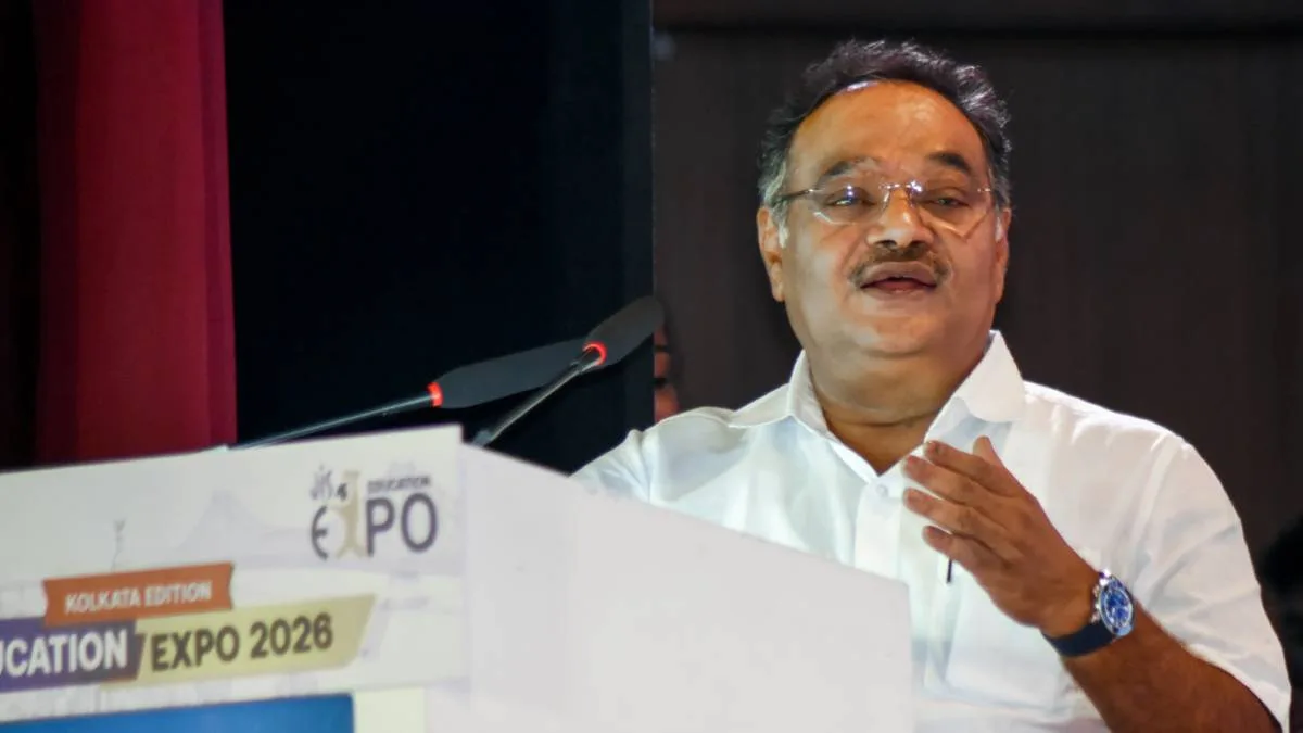 ডিম ছোঁড়ার ঘটনায় দেশের ভাবমূর্তি ক্ষুণ্ণ হবে, কর্মীদের ফের সতর্ক করলেন শমীক
