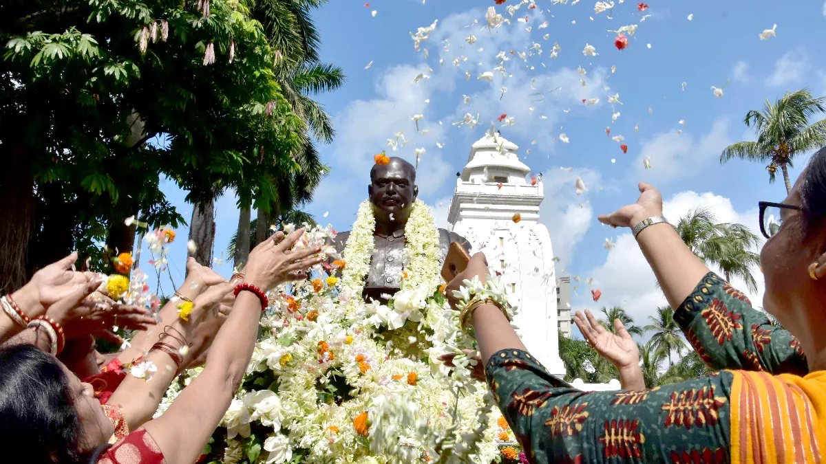 উদ্বোধনের আগেই সুকিয়া স্ট্রিটে শ্যামাপ্রসাদের মূর্তি ভাঙচুর, চাঞ্চল্য এলাকায়