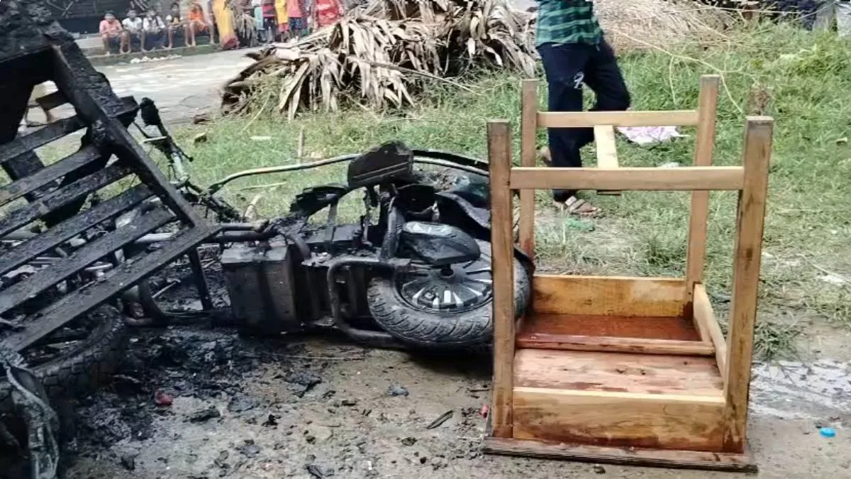 আবাস দুর্নীতির অভিযোগে উপপ্রধানের বাড়িতে তাণ্ডব!
