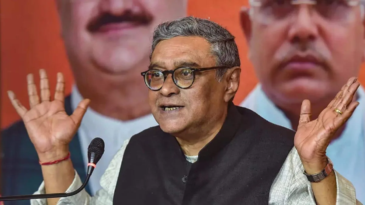 ১৫ বছরের আর্থিক লেনদেন খতিয়ে শ্বেতপত্র, অর্থমন্ত্রীর নেতৃত্বে নবান্নে বিশেষ কমিটির প্রথম বৈঠক