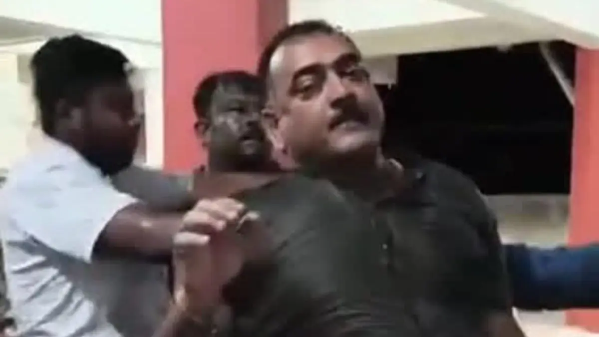 তৃণমূলের পঞ্চায়েত প্রধানকে মারধর এবং তোলাবাজির অভিযোগে গ্রেপ্তার