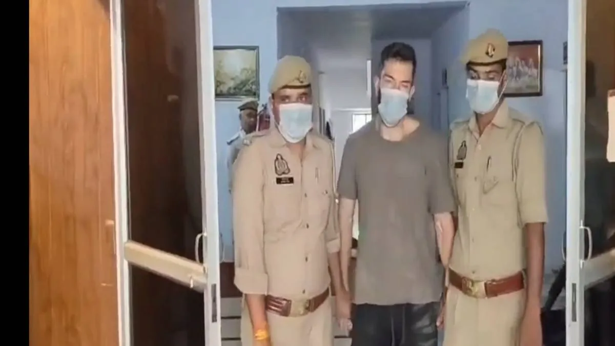 উত্তরপ্রদেশ থেকে গ্রেপ্তার মার্কিন নাগরিক, পাসপোর্ট ছাড়া ৮ মাস ভারতে, উঠছে প্রশ্ন