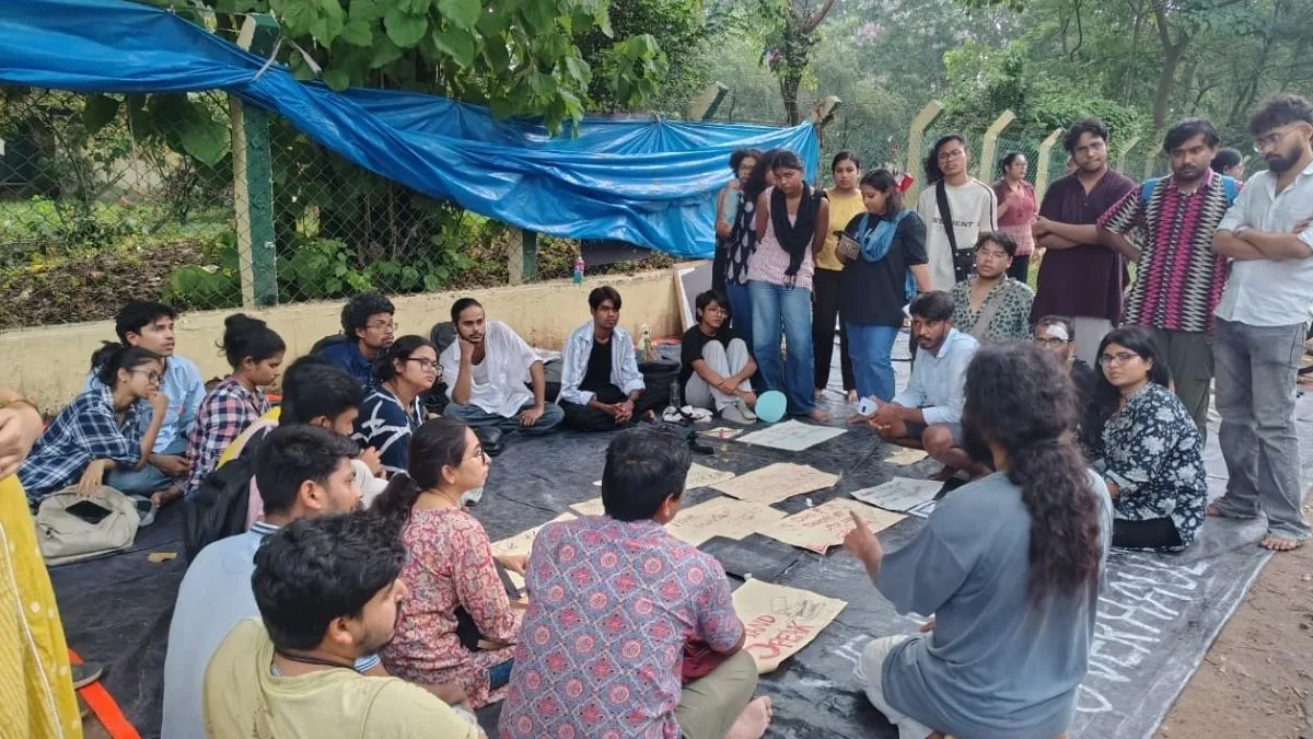 সোনম ওয়াংচুকের সমর্থনে বিশ্বভারতীতে অনশন পড়ুয়াদের