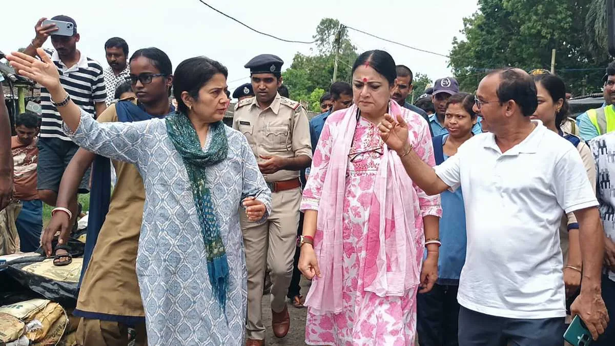 ফুটপাতবাসী মহিলাকে সরে যাওয়ার নির্দেশের পর ফেসবুকে আত্মপক্ষ সমর্থন পুরমন্ত্রী অগ্নিমিত্রার