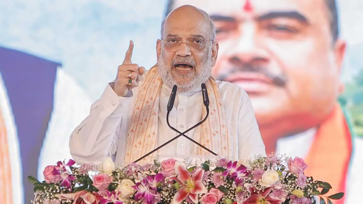 শিলিগুড়িতে বিমল গুরুংদের সঙ্গে বৈঠকে অমিত শাহ, আলোচনায় পাহাড়ের সমস্যা
