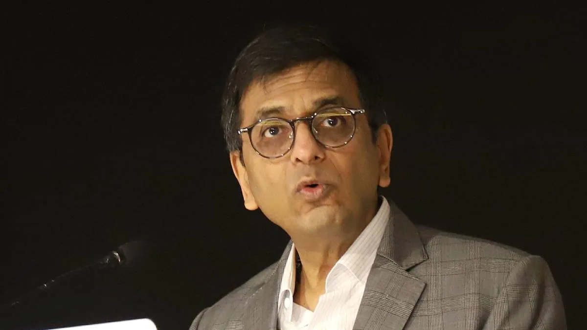 রাশিয়ার হয়ে আন্তর্জাতিক সালিশি মামলায় ডিওয়াই চন্দ্রচূড়, ওশাদব্যাঙ্কের ক্ষতিপূরণ দাবি