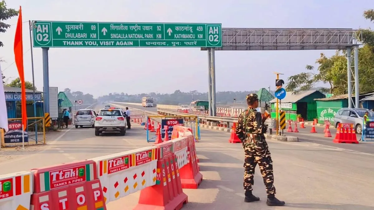 নেপালে ফের চালু ২০০ ও ৫০০ টাকার ভারতীয় নোট, স্বস্তি পর্যটক-ব্যবসায়ীদের