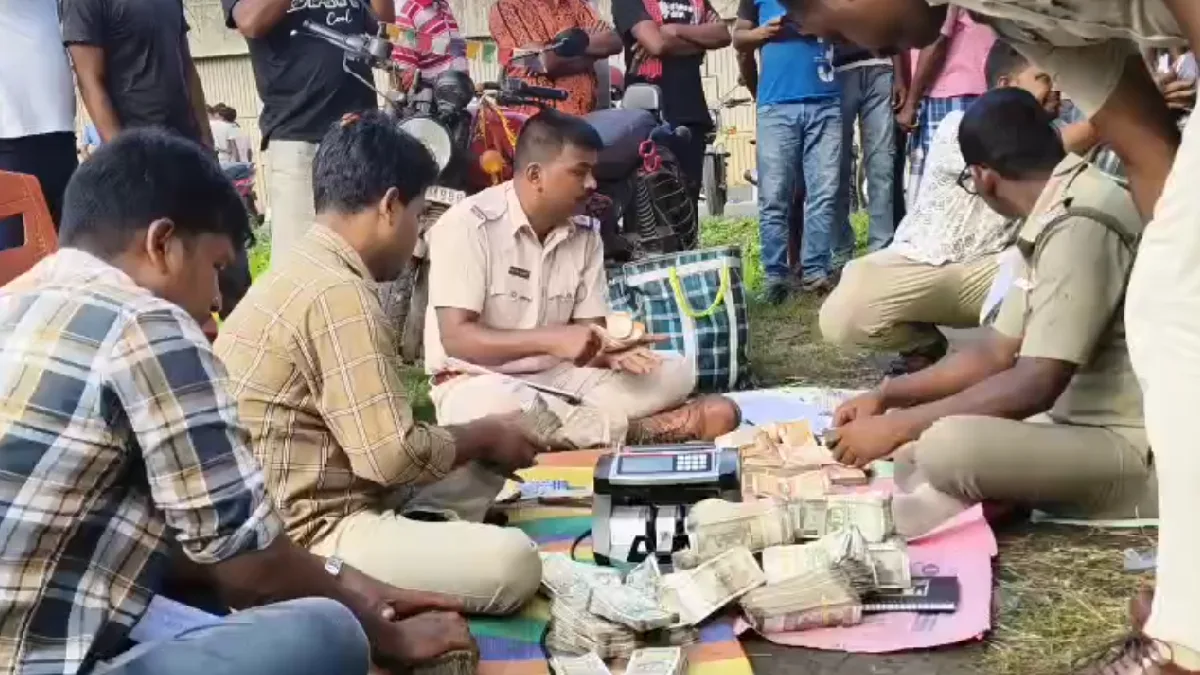 গাজোলে উদ্ধার ৪১ লক্ষ টাকা ও ৫৬৮ গ্রাম ব্রাউন সুগার, ধৃত ২