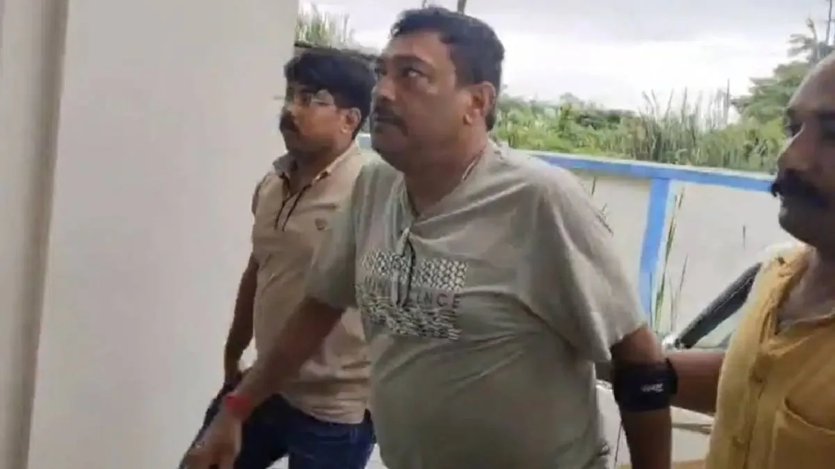 নৈহাটির প্রাক্তন তৃণমূল বিধায়ক গ্রেপ্তার, তোলাবাজি-জমি দখল-সহ বিস্তর অভিযোগের জের