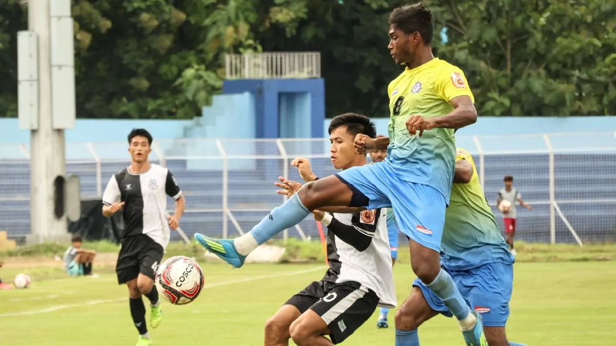 পুলিশকে হারিয়ে শীর্ষে মহামেডান