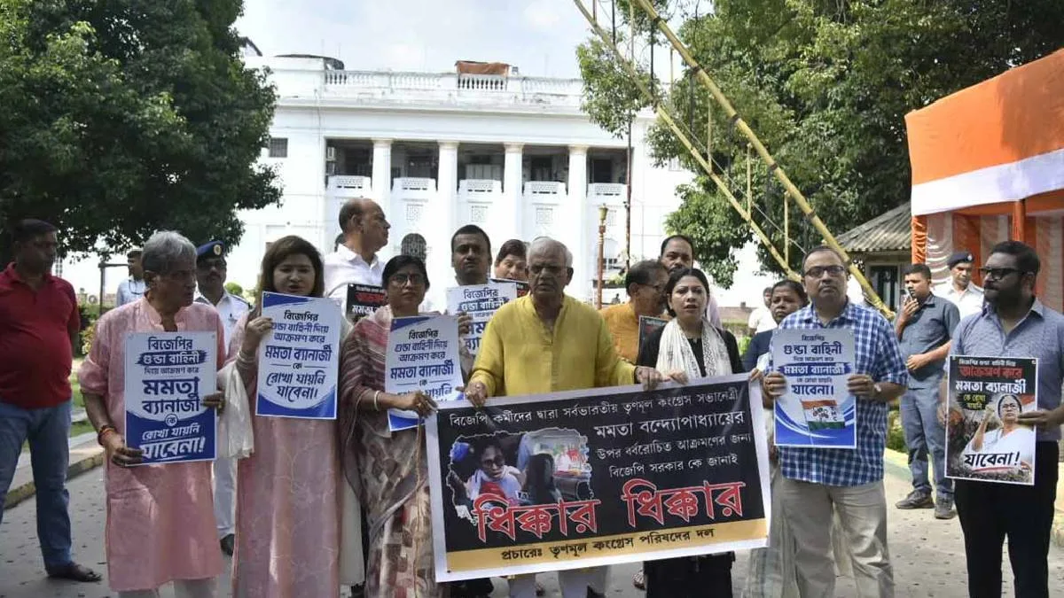 মমতার উপর হামলার প্রতিবাদ, ঋত গোষ্ঠীর তিন বিধায়ক হাজির কুণালের মিছিলে