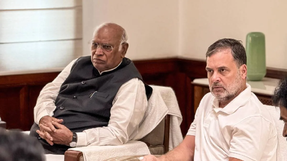 স্বাধীনতা দিবসে লালকেল্লায় এলেন না রাহুল-খাড়গে, আমন্ত্রণে মিলল না সাড়া