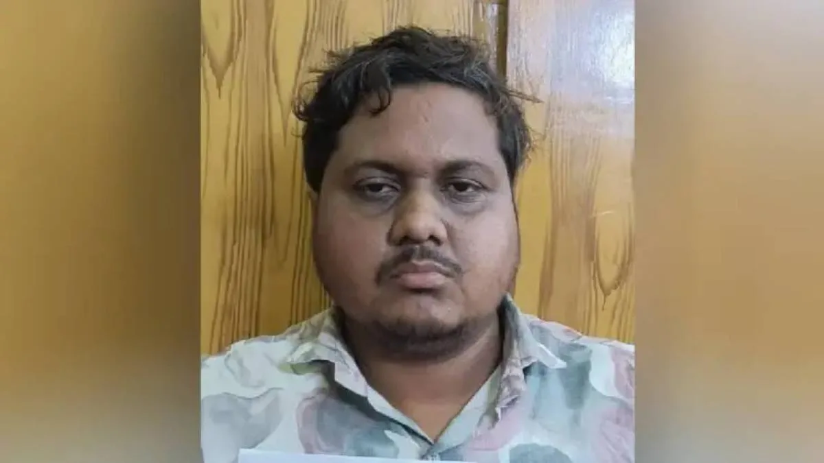বনগাঁয় দুই নৃত্যশিল্পীকে কুরুচিকর ভাষায় হেনস্থার অভিযোগ, কাঠগড়ায় টিকিট পরীক্ষক
