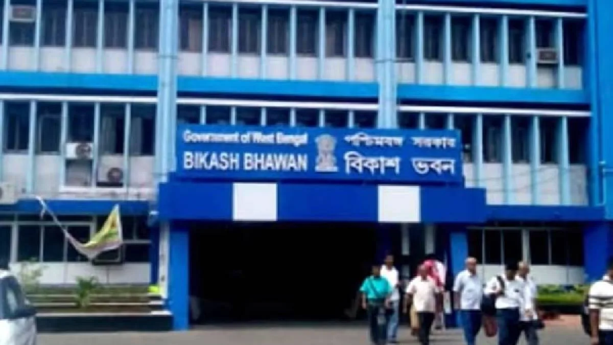কলেজের পরিচালন সমিতিতে বিধায়ক-সাংসদরা, মহাবিদ্যালয়ের সভাপতি পদের বিজ্ঞপ্তি জারি