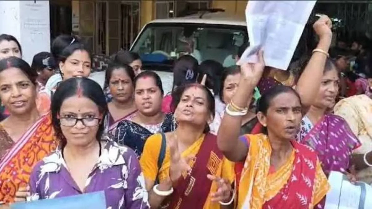 অন্নপূর্ণা যোজনা নিয়ে সক্রিয় হয়ে উঠেছে প্রতারণা চক্র, থানায় অভিযোগ গৃহবধূদের