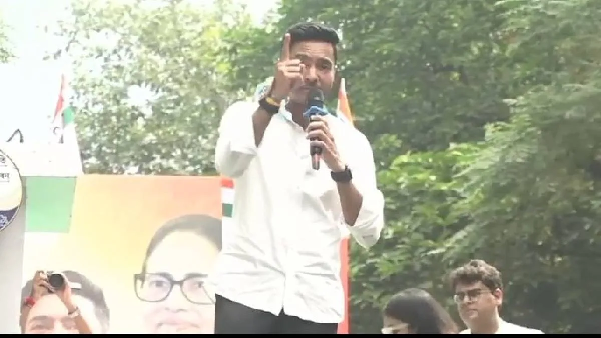 ‘জব তক ম্যায় মরা নেহি, তব তক ম্যায় হারা নেহি’, দলের ছাত্র পরিষদের সভা থেকে হুঙ্কার অভিষেকের