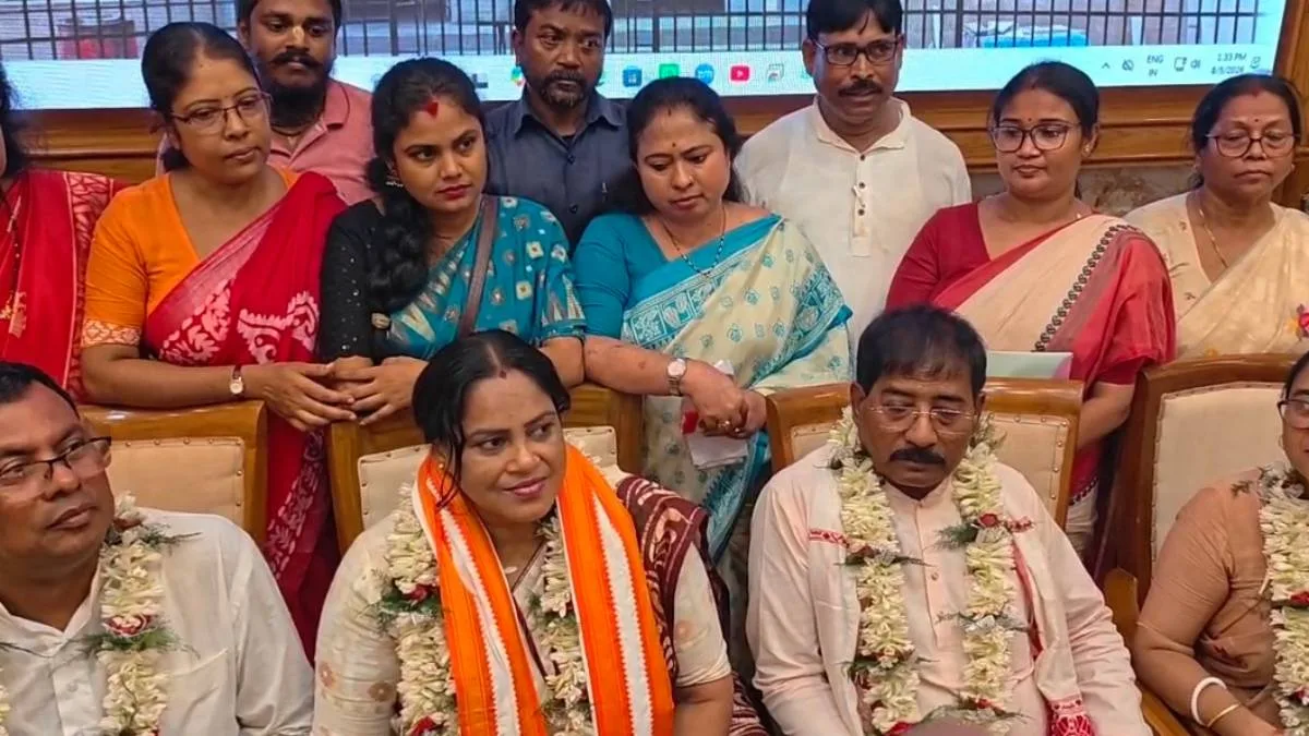 গেরুয়া শিবিরের দখলে নদিয়া জেলা পরিষ, ‘বিবেক ভোটে’ সভাধিপতি বিজেপির প্রণতি বিশ্বাস
