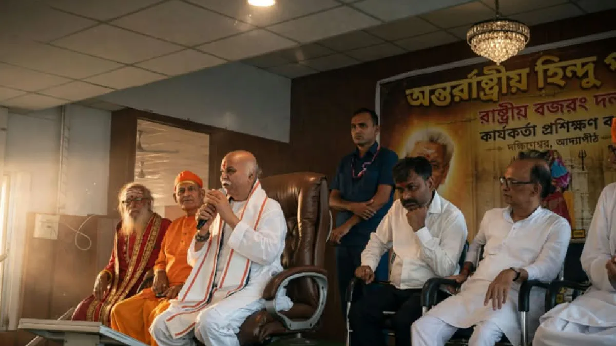 ‘হিন্দুদের উপর অত্যাচার বন্ধ করুন, না হলে…’,  হুঁশিয়ারির সুরে কী বার্তা প্রবীন তোগাড়িয়ার?