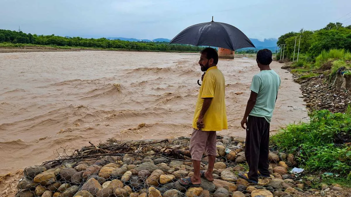 রবিবার থেকেই বদল আবহওয়ার, ভারী বৃষ্টির সতর্কতা একাধিক জেলায়