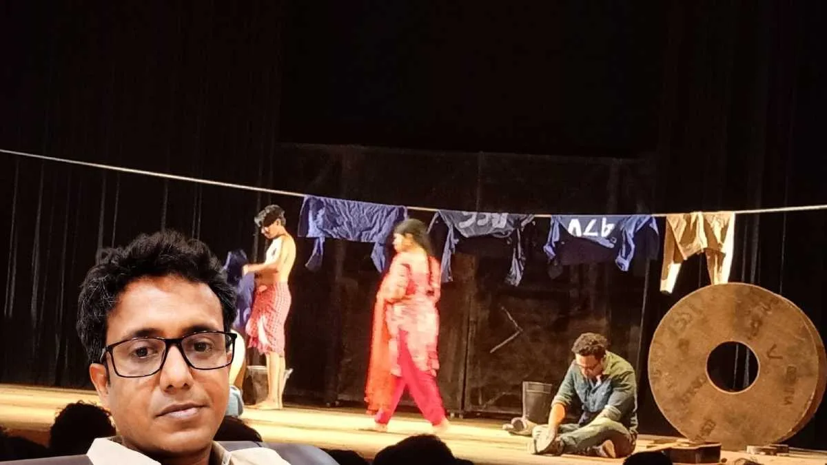 বিশু পাগলেরা ফিরে ফিরে আসে