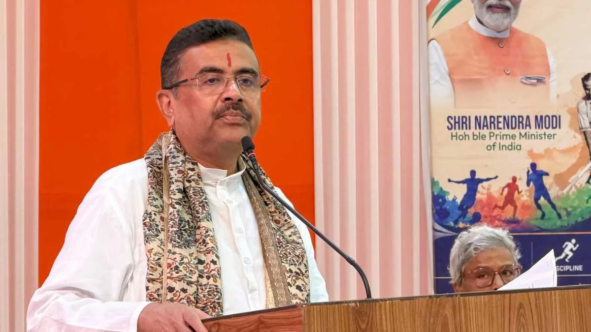 ডেঙ্গু নিয়ন্ত্রণে এবার ময়দানে মুখ্যমন্ত্রী, স্বাস্থ্য ভবনে মঙ্গলবার বৈঠক