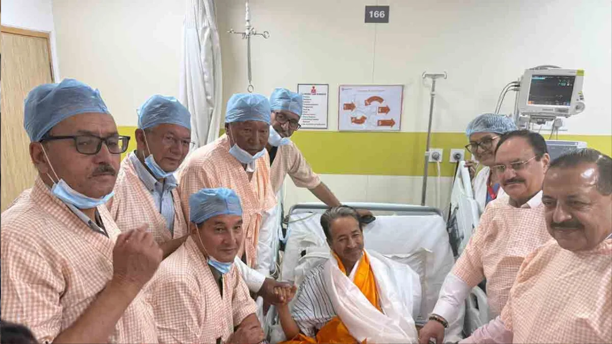 নাড্ডার হাতে স্যুপ খাওয়ার ১৪ দিন পরে সরব হলেন ওয়াংচুক