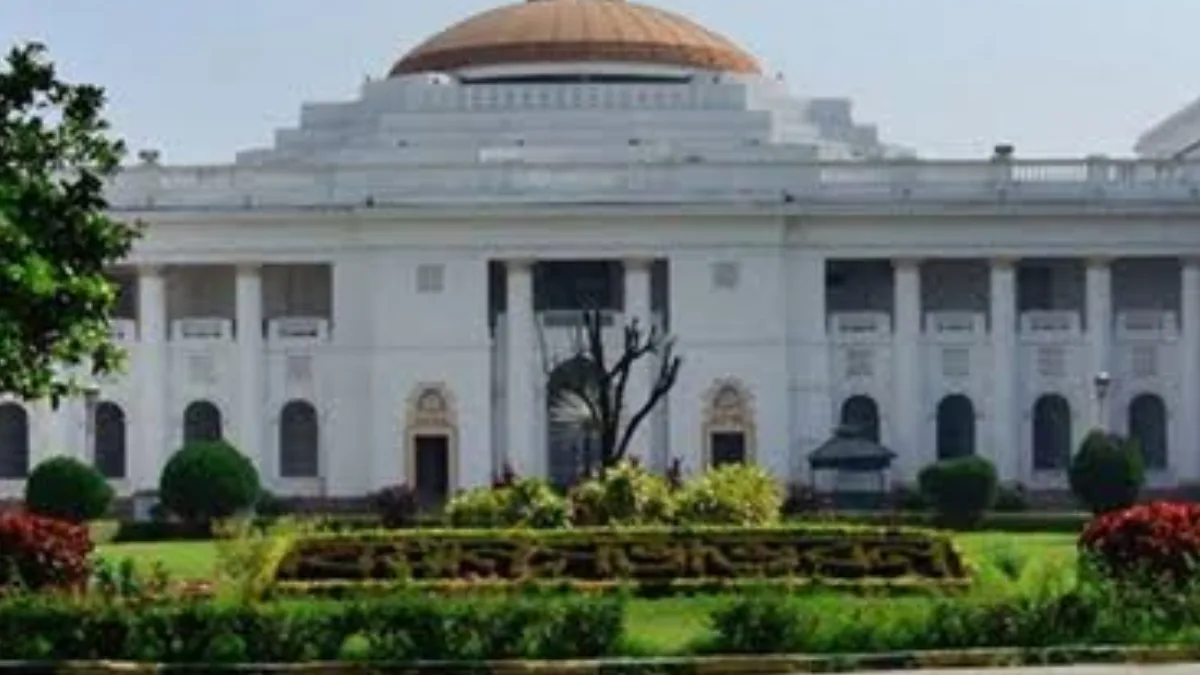 বিধায়কদের কর্মশালায় ছবি তোলার ‘অপরাধ’!  সাসপেনশন প্রত্যাহার হতেই স্বমহিমায় মার্শাল