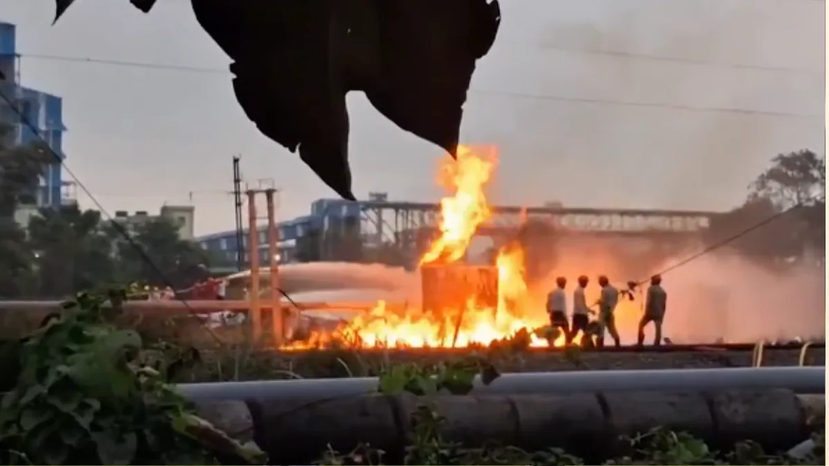 হলদিয়া অগ্নিকাণ্ড: তদন্তে পূর্ণ সহযোগিতা, ক্ষতিগ্রস্ত পরিবারগুলির পাশে IPPL