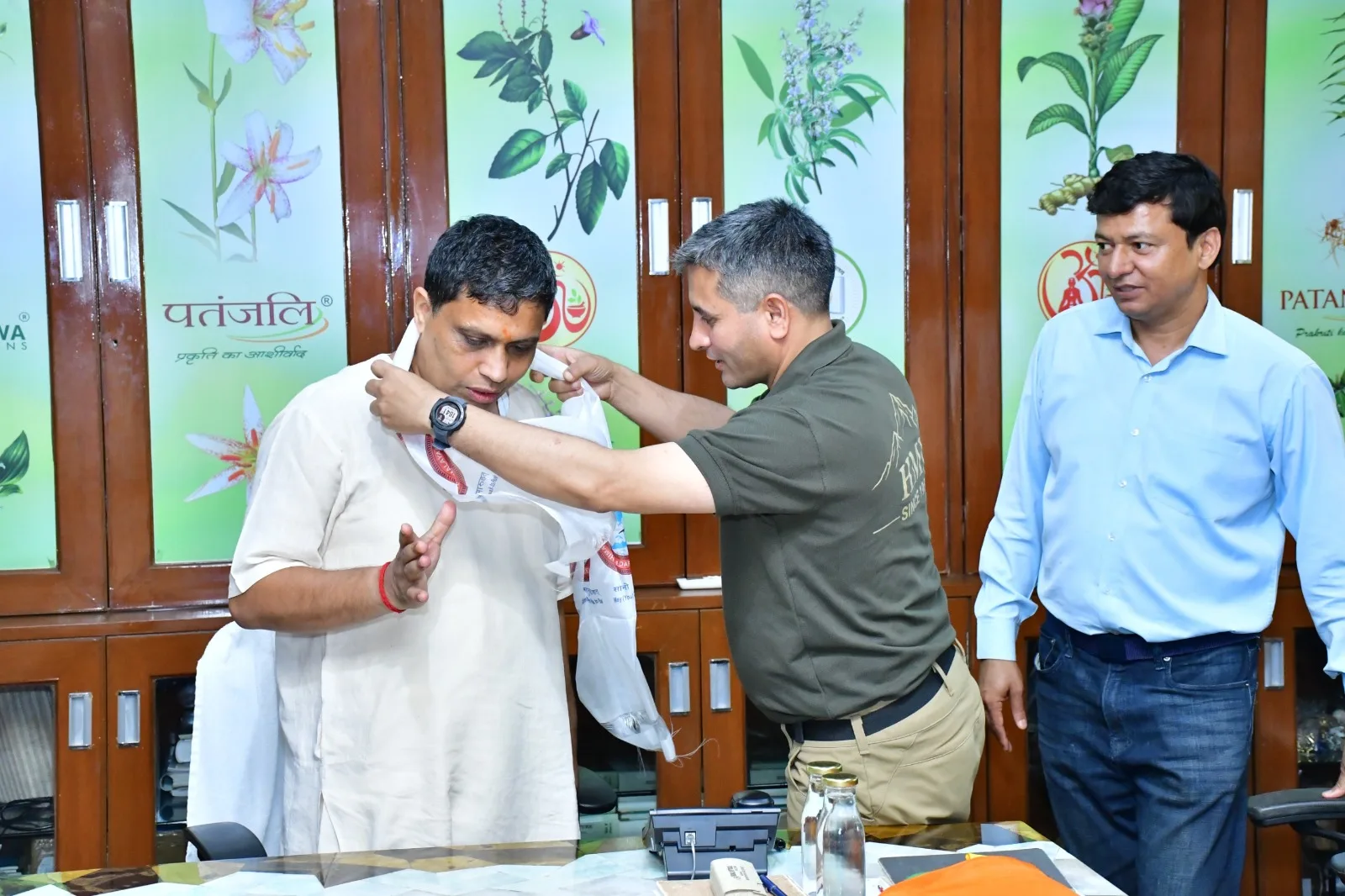 Indian Coast Guards meets Acharya Bala Krishna At Patanjali Yogpeeth (SNS)