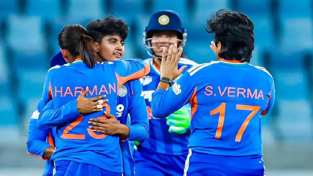 পাকিস্তানকে ৫৫ রানে গুটিয়ে সাত উইকেটে জয়, এশিয়া কাপে হরমনপ্রীতের ‘নির্দয়’ ভারত