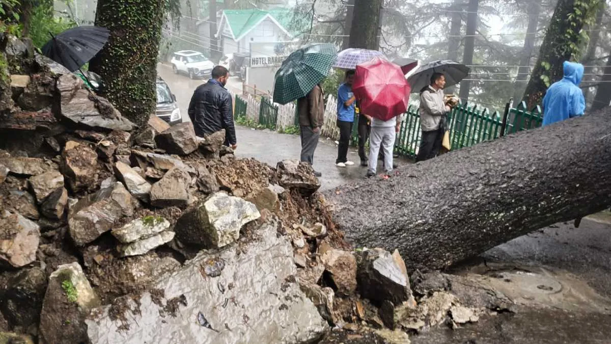 বর্ষার তাণ্ডবে হিমাচল, ৬৪ দিনে মৃত ২৫৯, বিচ্ছিন্ন ১৫০টি রাস্তা, ক্ষতির পরিমাণ ছাড়িয়েছে ১২০০ কোটি টাকা