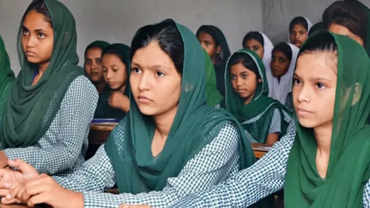 চলতি বছরে বাংলায় বন্ধ হচ্ছে প্রায় ৩০০ মাদ্রাসা  