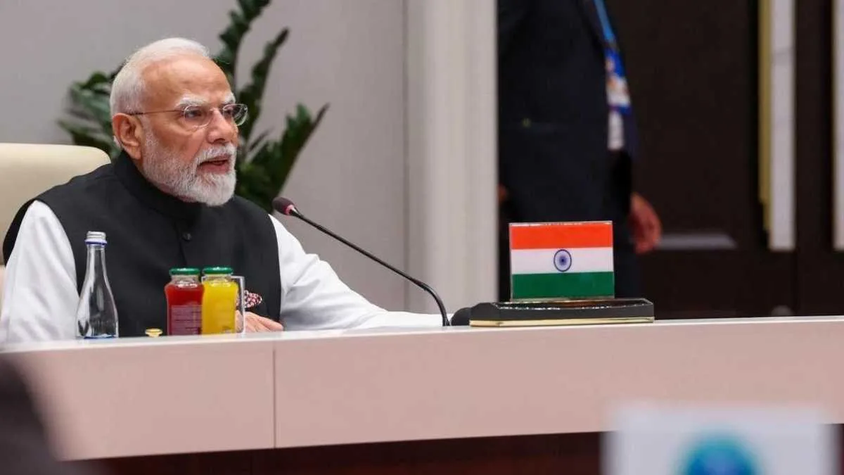 ‘সন্ত্রাসবাদে দ্বিচারিতা নয়’, এসসিও মঞ্চে পাক প্রধানমন্ত্রীকে কড়া বার্তা মোদীর, যুদ্ধ থামিয়ে শান্তির আহ্বান