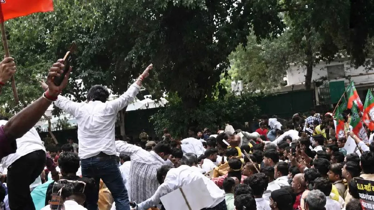 আইএসএফ-সিপিএমের সঙ্গে বিজেপির তুমুল সংঘর্ষ, জীবনতলায় আহত ৪০
