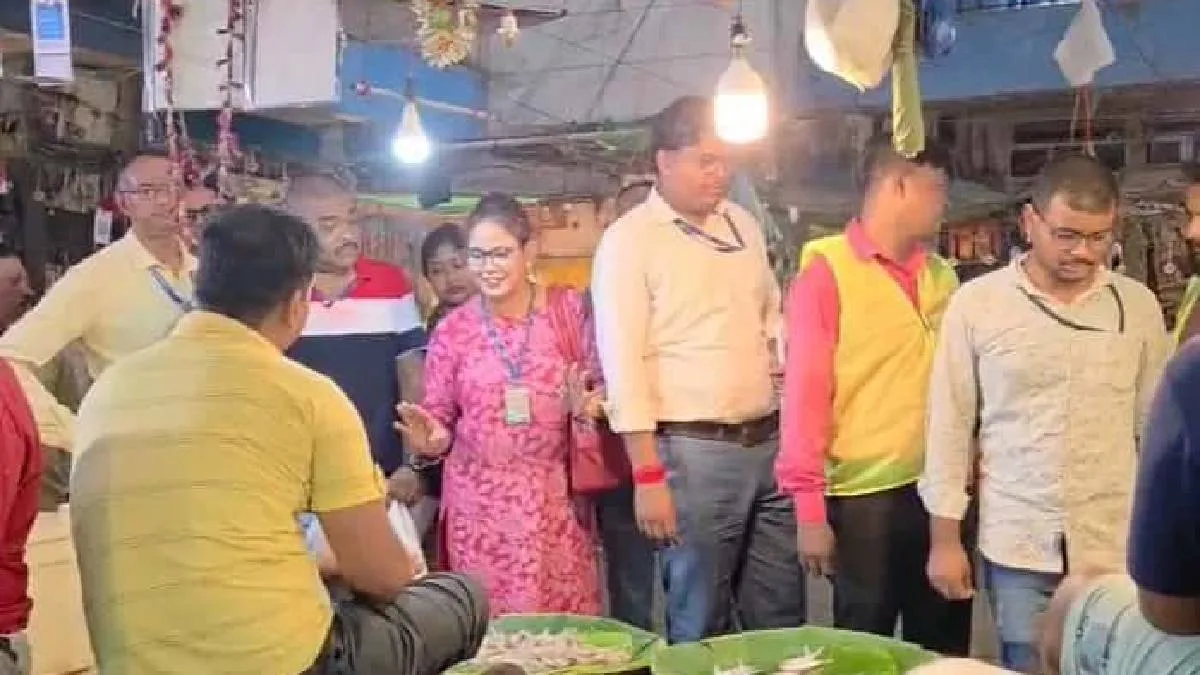 গড়িয়াহাট বাজারে হানা দিল কলকাতা পুরসভা, চিকেন-মাটন পড়ল ভ্যাটে